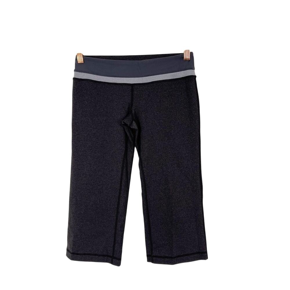 Lululemon Womens 4 Heather Gray Stripe Groove Crop Leggings Capri Yoga Workout